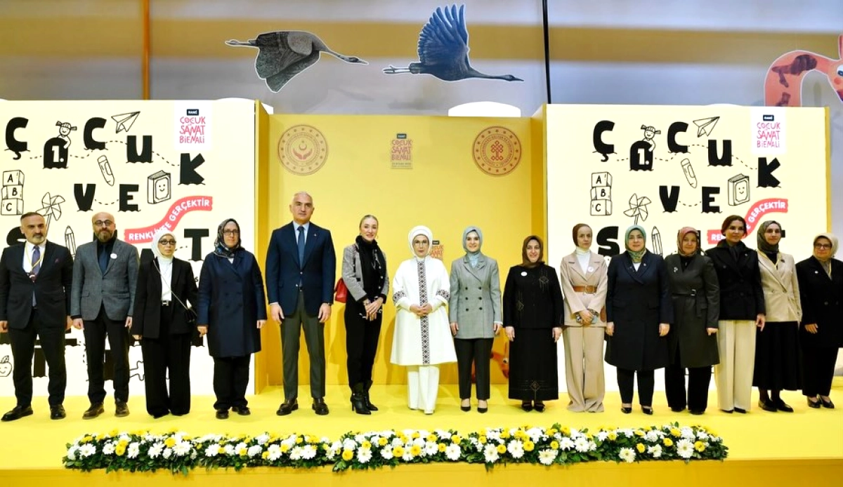 Emine Erdoğan Rami'de Çocuk ve Sanat Bienali'ni Açtı