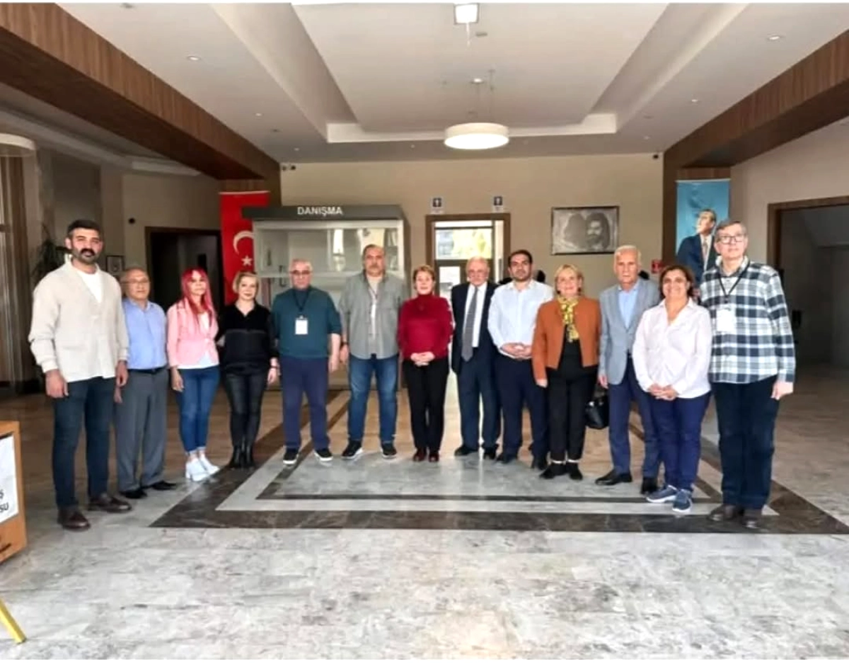 Bakırköy'de Halkın Sofraları Buluşması: Dayanışma ve Tüketim Kooperatifçiliği Masaya Yatırıldı