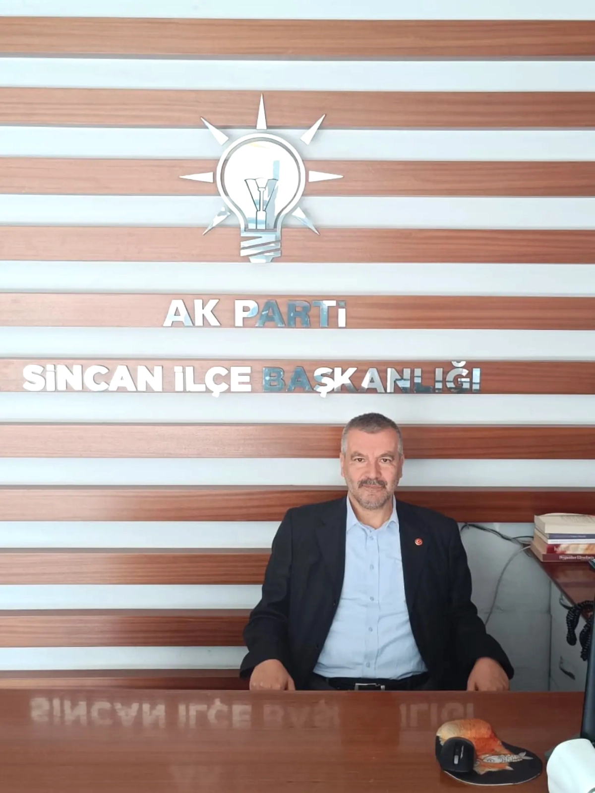 Sincan AK Parti'de Turan Şenver Nöbette: Vatandaşları Çay İçmeye Bekliyor