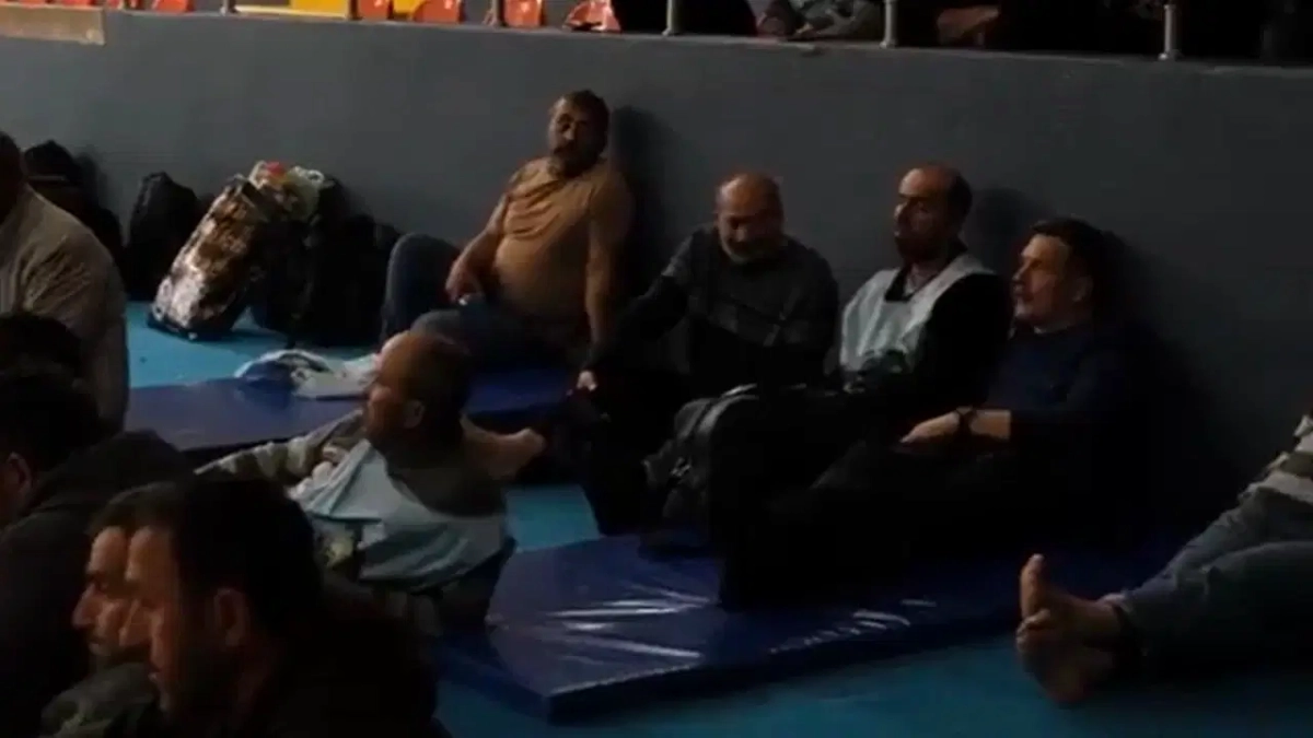 Erkan Baş, Madenci Direnişçileriyle Derbi İzledi: Yarın Enerji Bakanlığı'na Yürüyüş