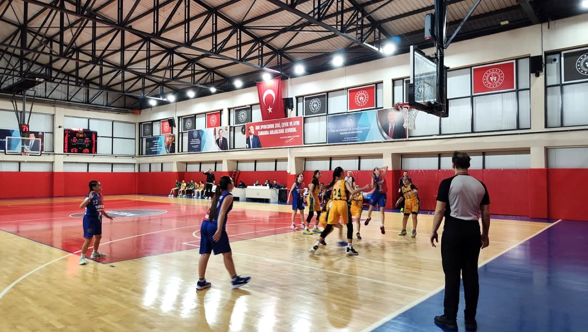 Havran'da Kızlar U-11 Basketbol Coşkusu: Minik Sporcular Ödüllendirildi