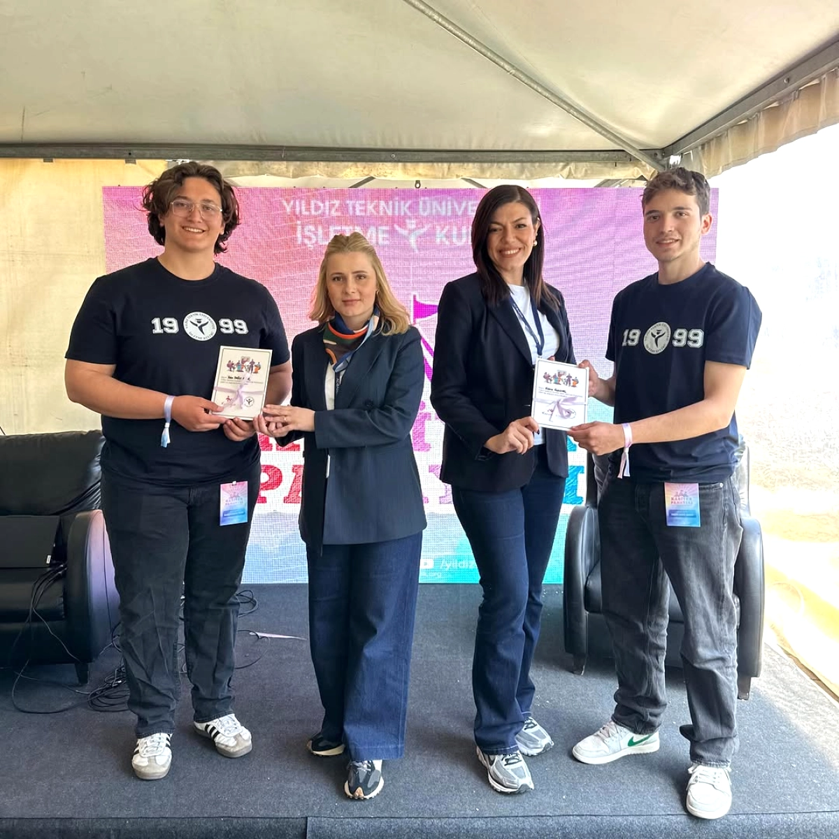 Yıldız İşletme Kulübü'nden Anlamlı Bağış: Acıbadem Oturumu Sonrası