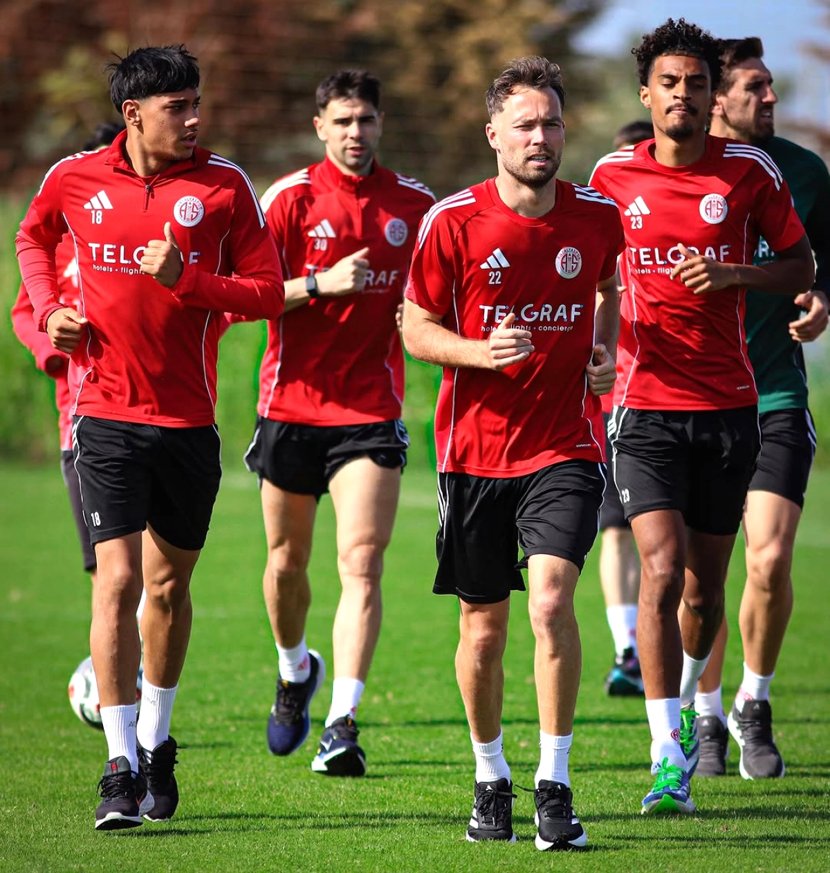 Bitexen Antalyaspor, Alanyaspor Maçı Hazırlıklarına Başladı