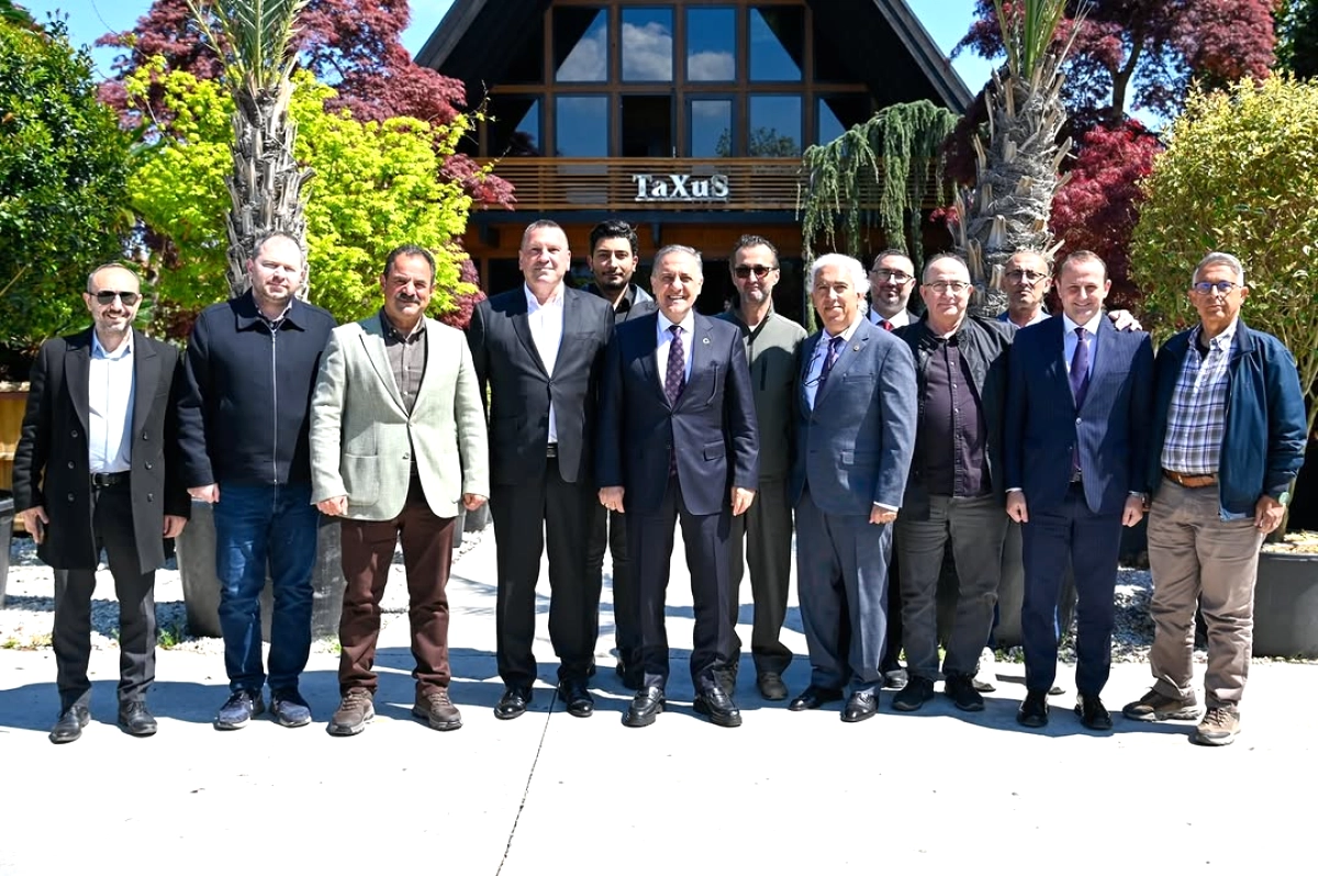 Yalova'da Sera Yatırımı Masaya Yatırıldı: Çiftlikköy'ün Tarım Vizyonu Netleşiyor