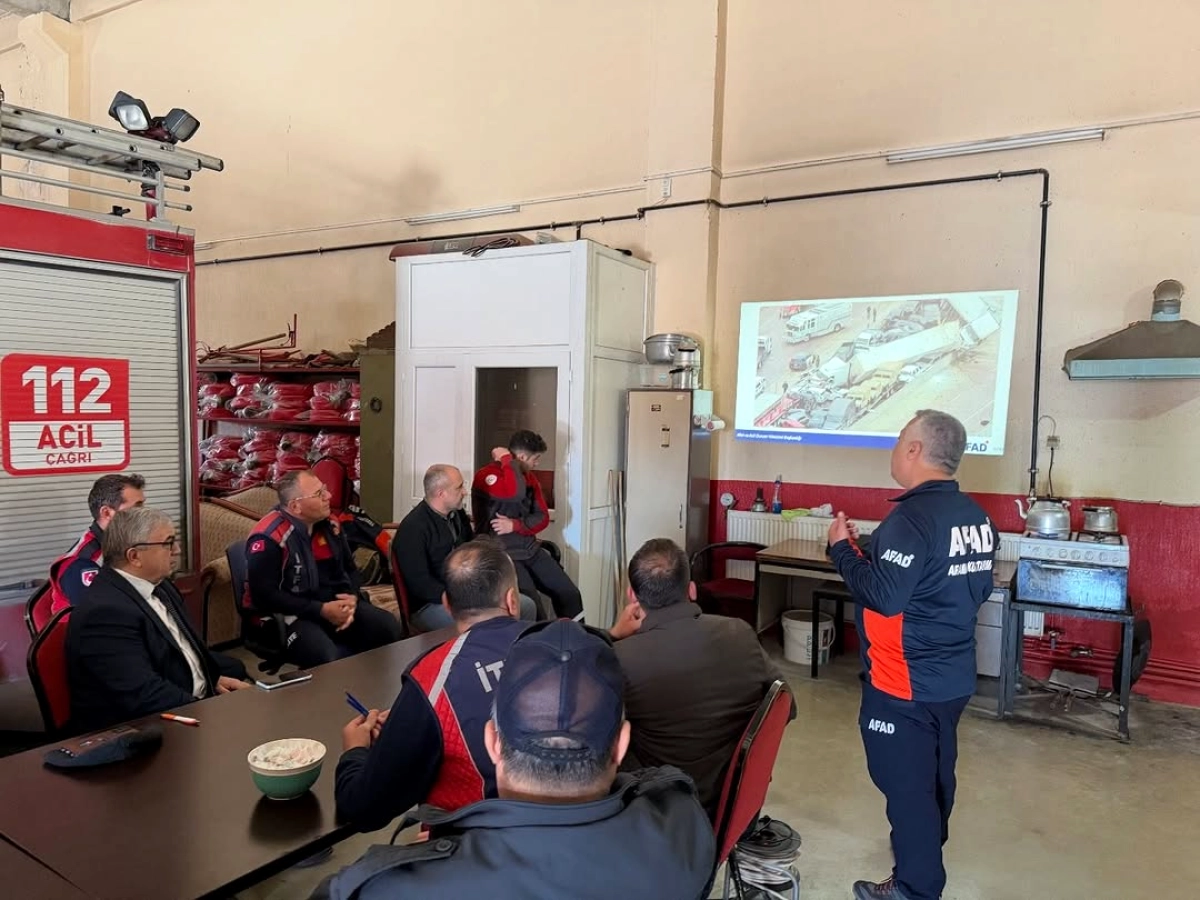 Şuhut İtfaiyesi AFAD Eğitimiyle Trafik Kazalarına Hazır