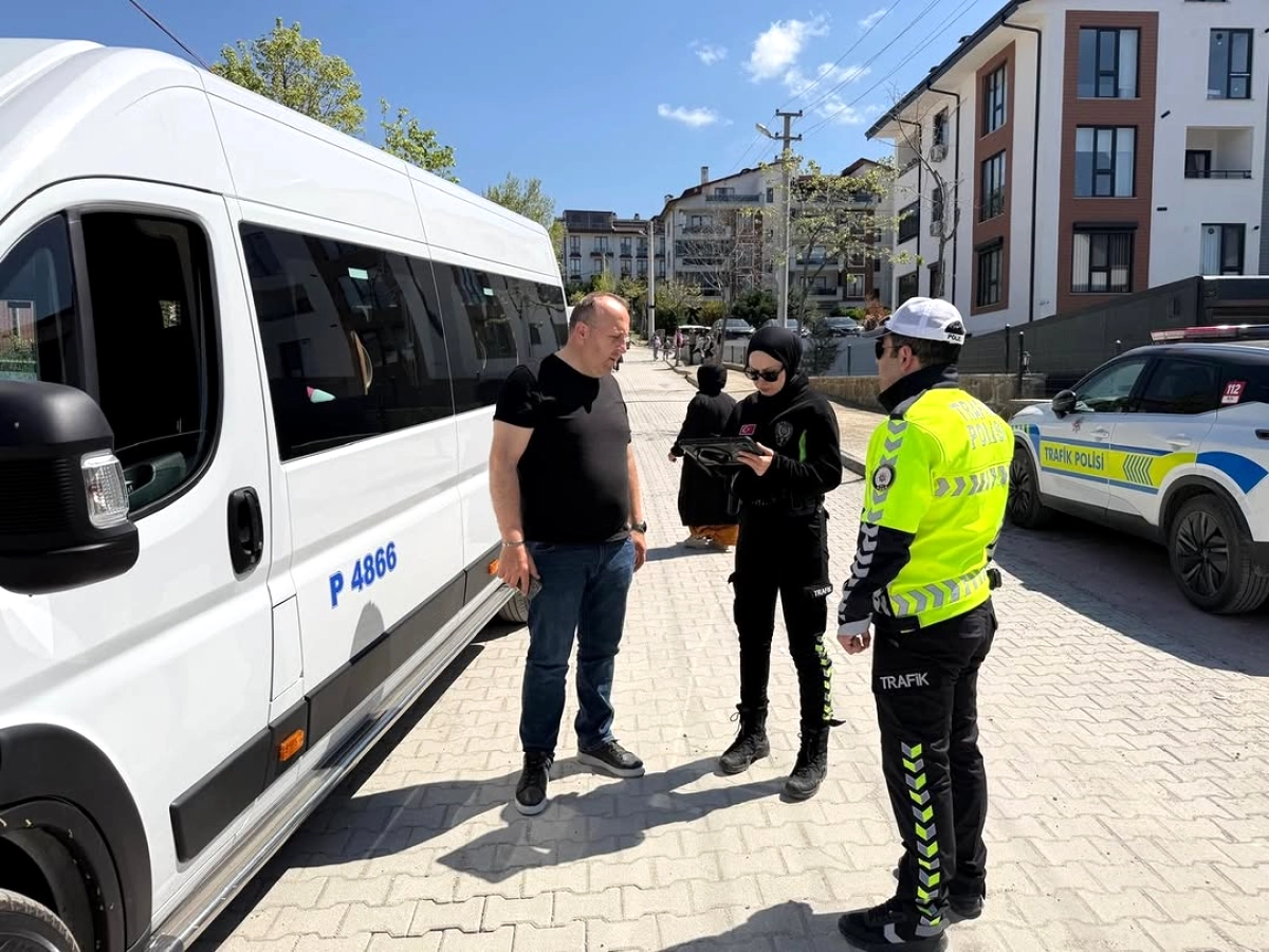 Karamürsel'de Taşımalı Eğitim Denetimleri Öğrenci Güvenliği İçin Sürüyor