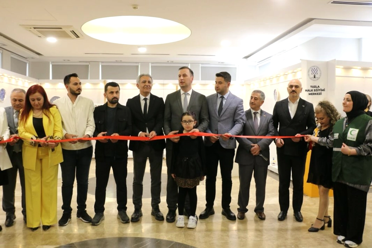 Tuzla'da "Sırlı Topraklar" Çini Sergisi Açıldı - Son 2 Gün!