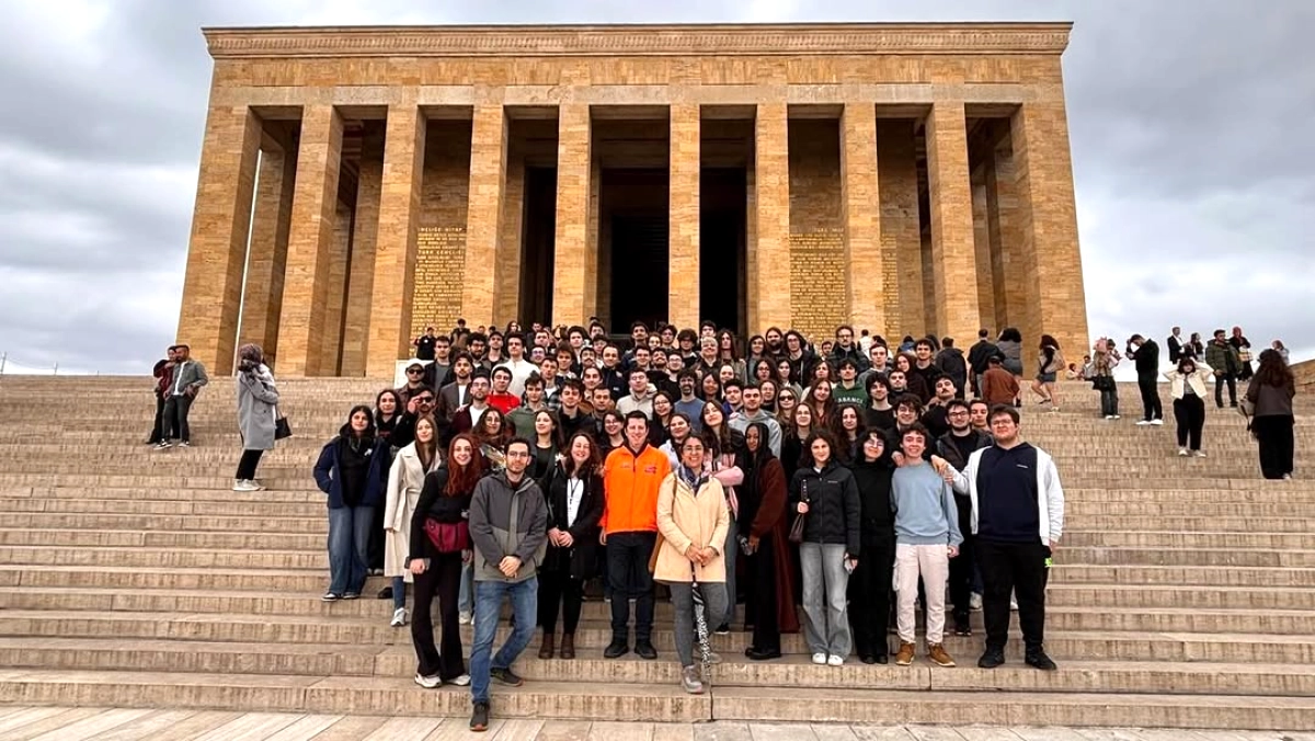 Sabancı Üniversitesi Öğrencileri Ankara'da Cumhuriyet Tarihine Yolculuk Yaptı