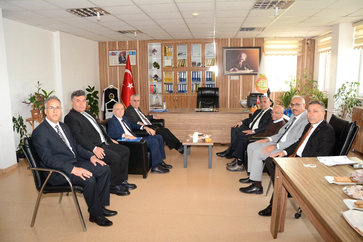 Adana'da Tarım Lisesi İçin İş Dünyası ve Eğitimciler Bir Araya Geldi