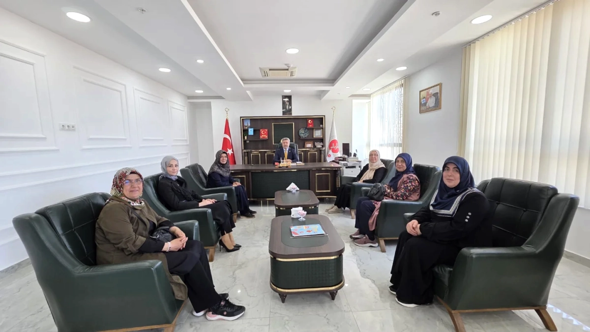 Muratpaşa Müftüsü'ne Dernek Ziyareti: İyilik Yolunda İşbirliği