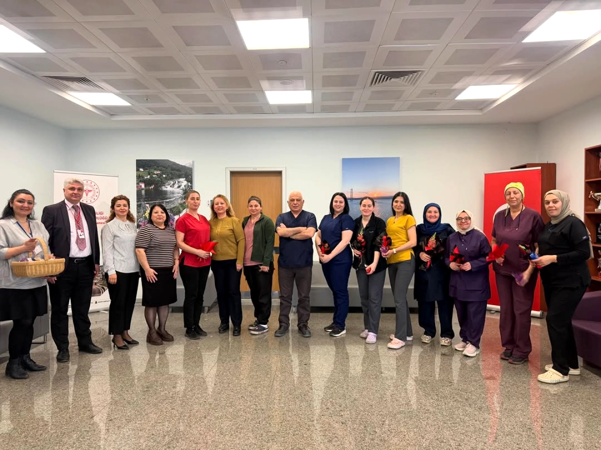 Tuzla'da Ebeler Haftası: Anne Sağlığının Görünmeyen Kahramanları Ödüllendirildi