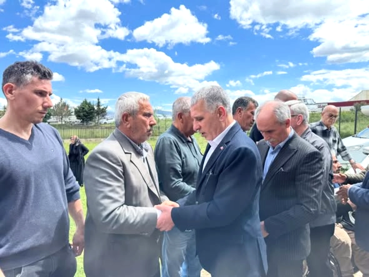 MHP Sarıçam İlçe Başkanı Umre Dönüşü İş İnsanını Ziyaret Etti