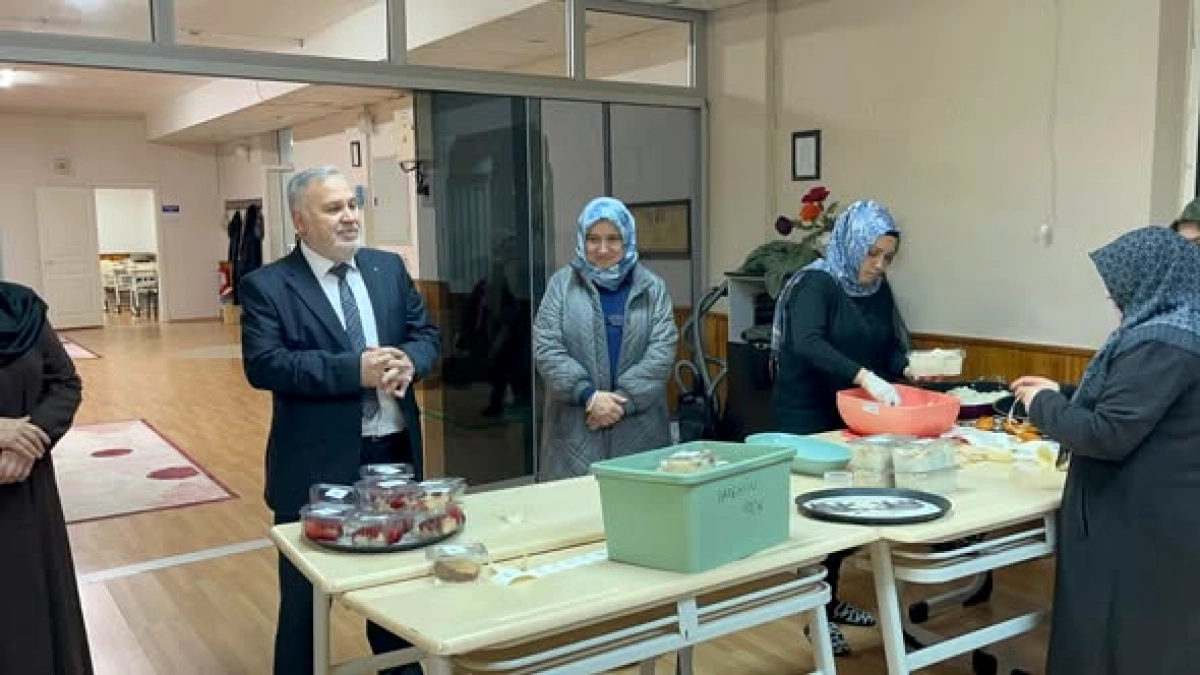 Ataşehir'de Hayır Çarşıları: TDV Projelerine Anlamlı Destek