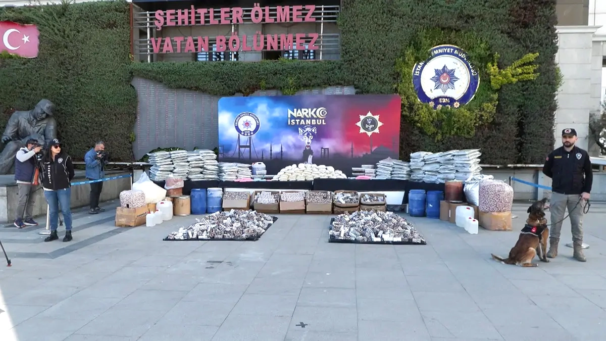 İstanbul'da Büyük Uyuşturucu Operasyonu: 3.6 Milyon Hap ve 306 Kg Ele Geçirildi
