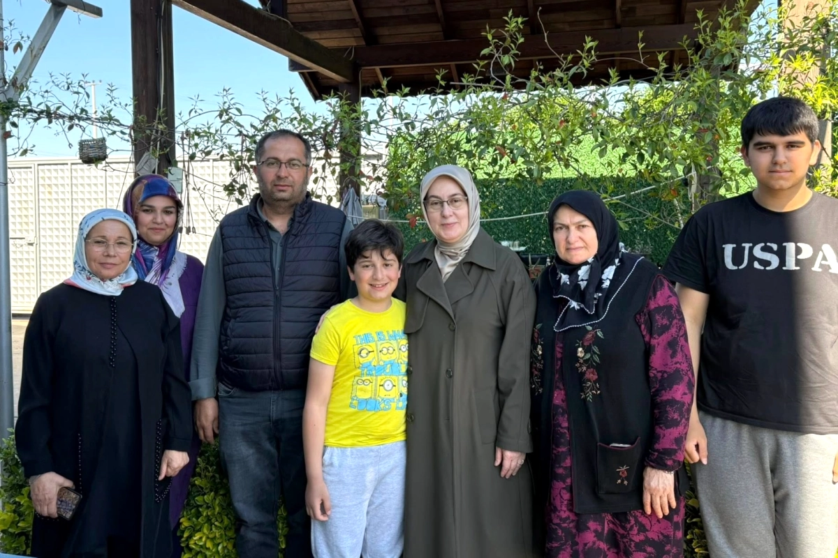 Altınova'da Kapı Kapı Saha Çalışması: Halkla İç İçe Siyaset