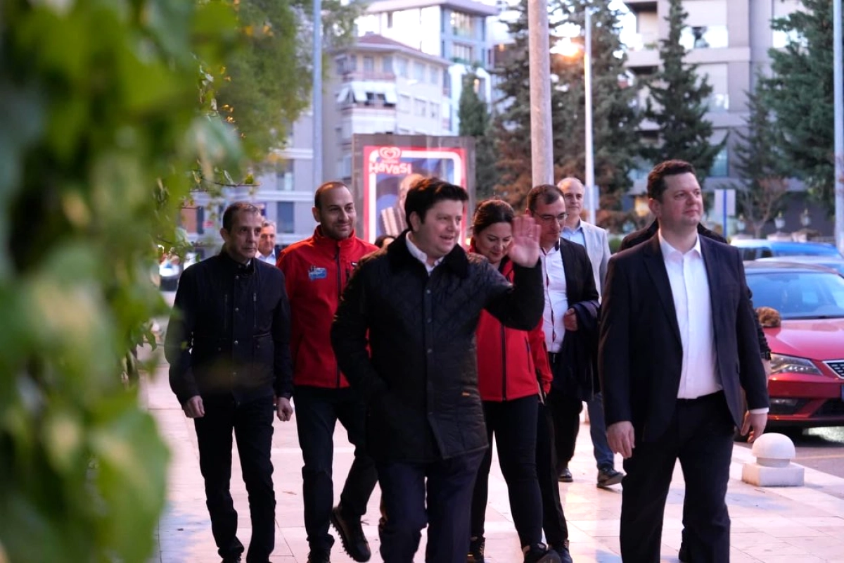 Kadıköy'de Yaz Hazırlığı: Başkan Kösedağı Mahalleleri Dolaştı