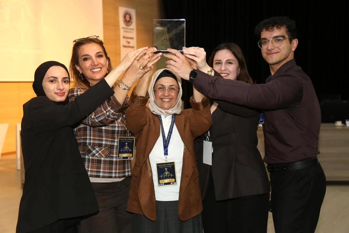 SBÜ Hamidiye Tıp Öğrencileri Vaka Sunumunda Üçüncü Oldu