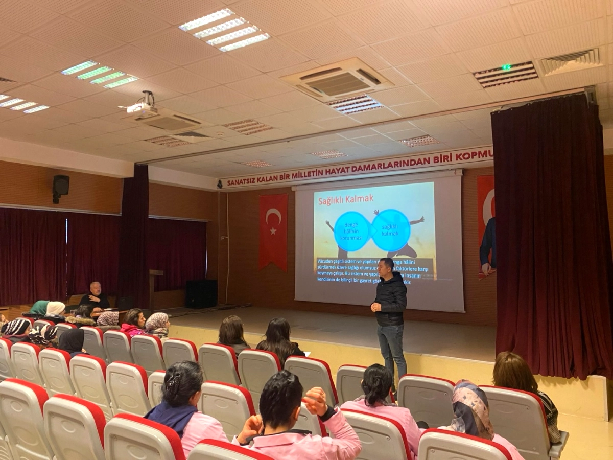 Eyüpsultan'da Öğretmenlere Bağımlılıkla Mücadele Eğitimi