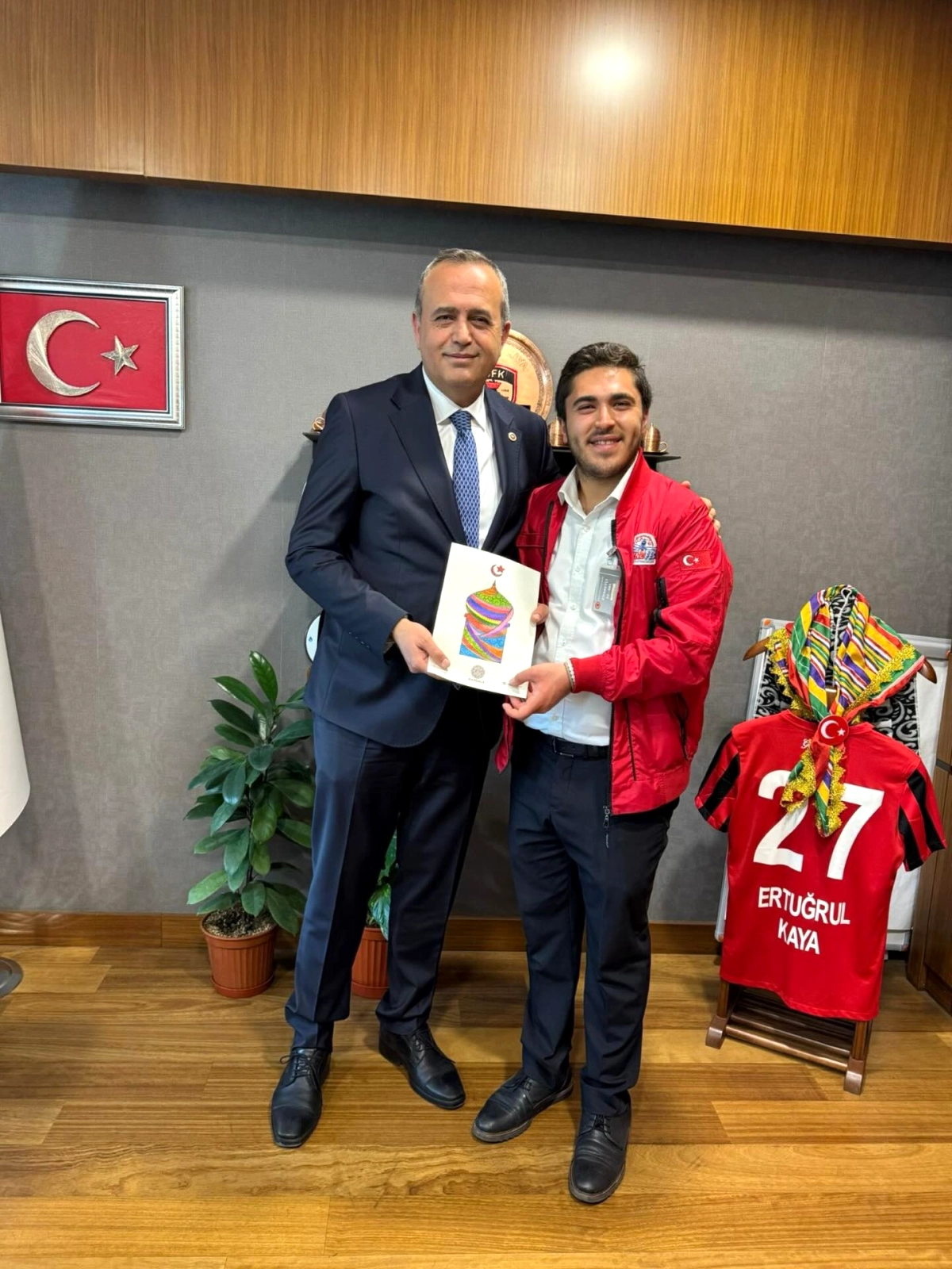 TBMM'de Milletvekili Kaya'dan Efe Cuma Kamalı'ya Ev Sahipliği