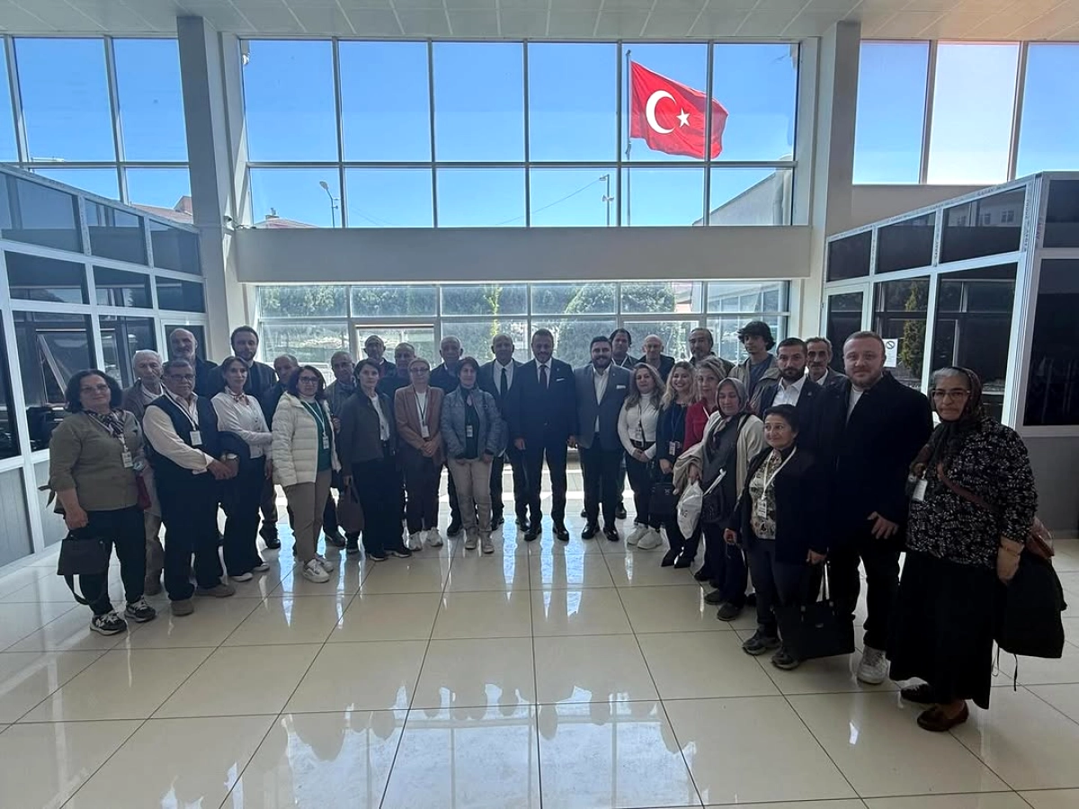 CHP Ümraniye Kadın Kolları Silivri'de Tutuklu Başkanların Duruşmasında