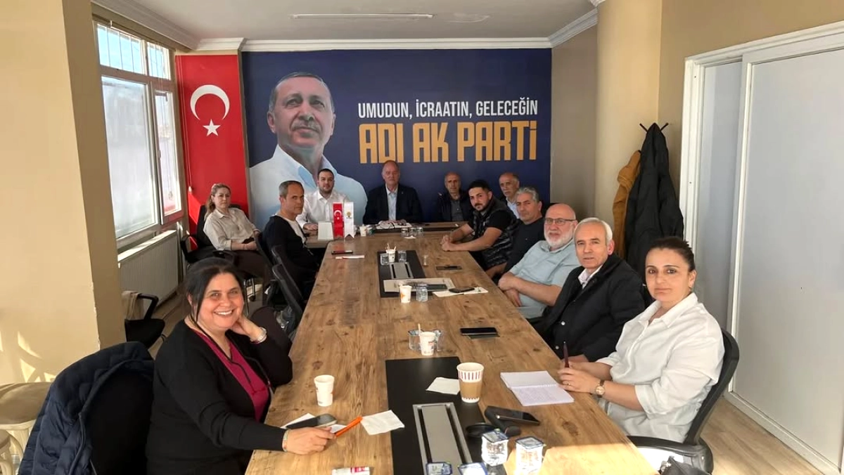 AK Parti Adalar İlçe Teşkilatı Haftalık Yönetim Toplantısını Gerçekleştirdi