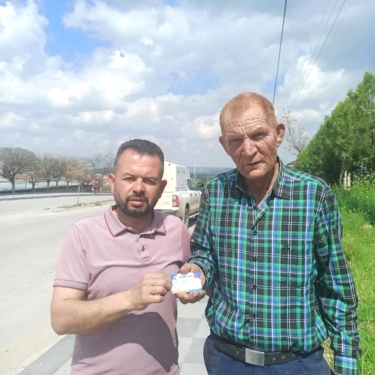 AK Parti Sincan'dan Temelli Mahallesi'ne Temsilci Kartı Takdimi