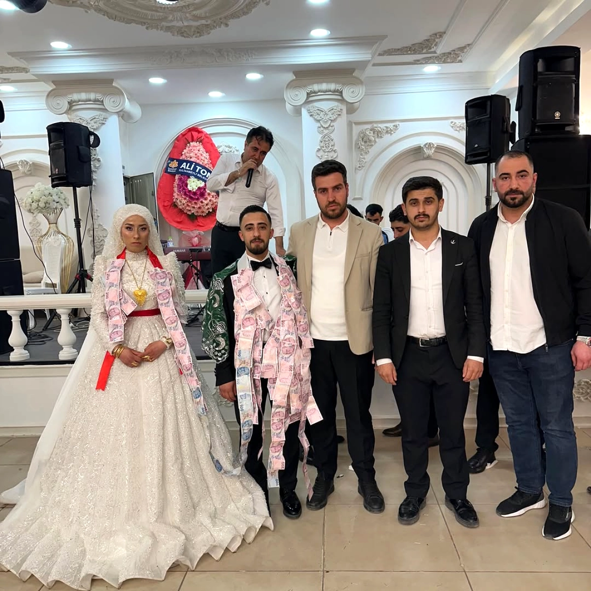 Yeniden Refah Partisi'nden Genç Yönetim Kurulu Üyesine Düğün Ziyareti