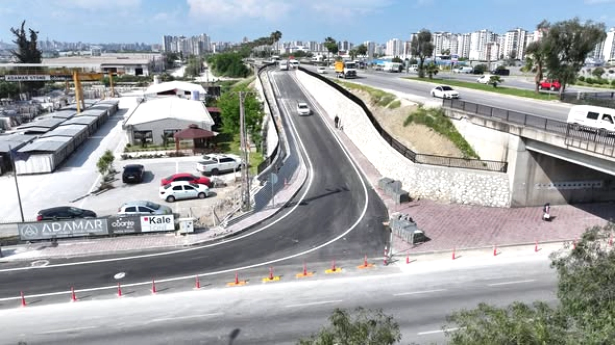 Adana'da Trafik Rahatlatan Yeni Yol Bağlantısı Tamamlandı