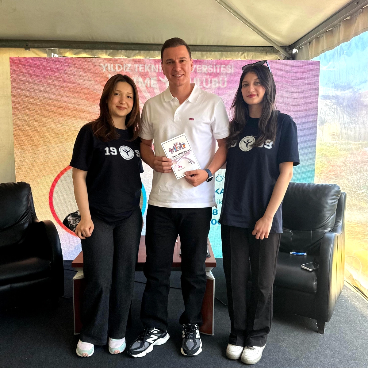 Yıldız İşletme Kulübü'nde Anlamlı Söyleşi ve Bağış