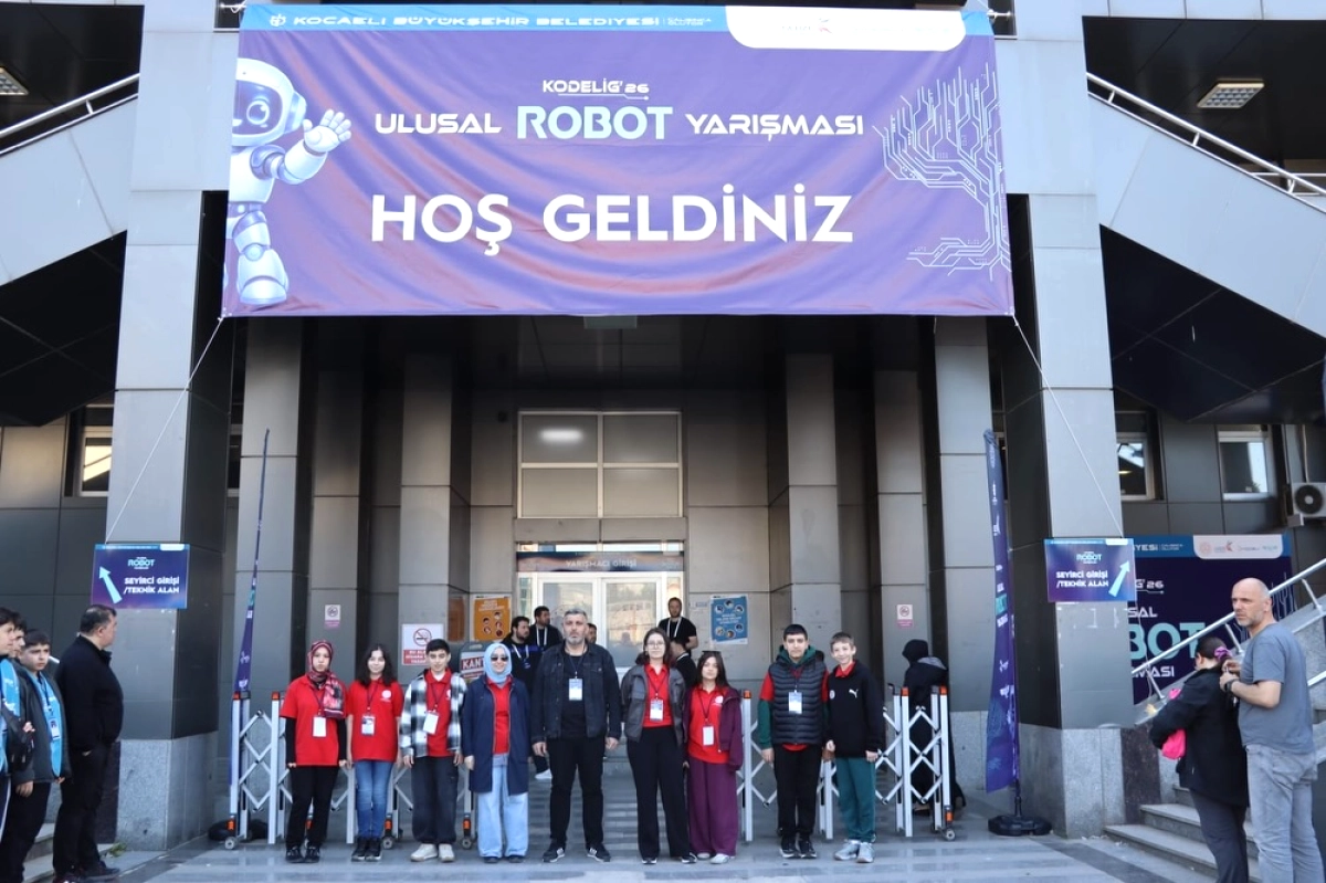 Çatalcalı Öğrenciler Kocaeli'de 778 Robot Arasından Sıyrıldı