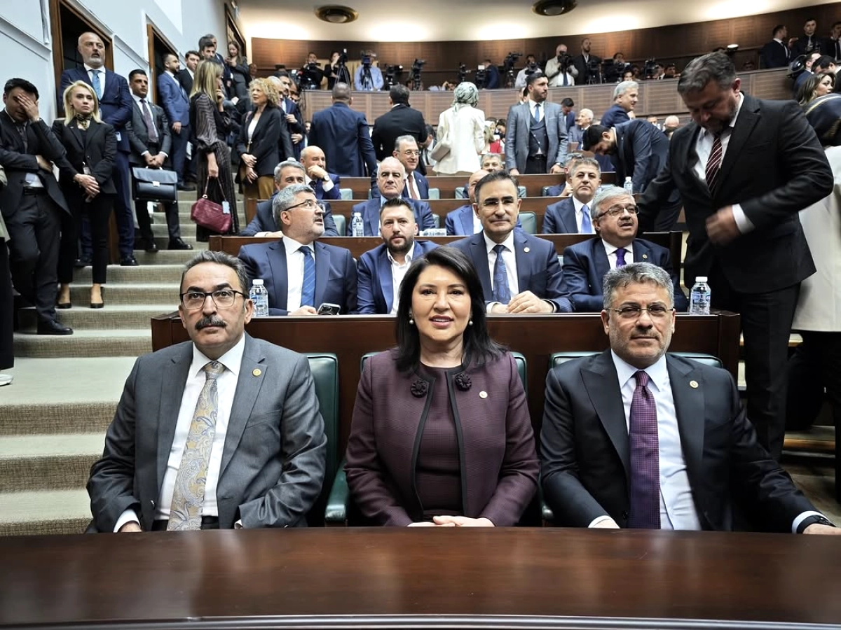 AK Parti TBMM Grup Toplantısı Başlıyor: Erdoğan'ın Katılımı Bekleniyor