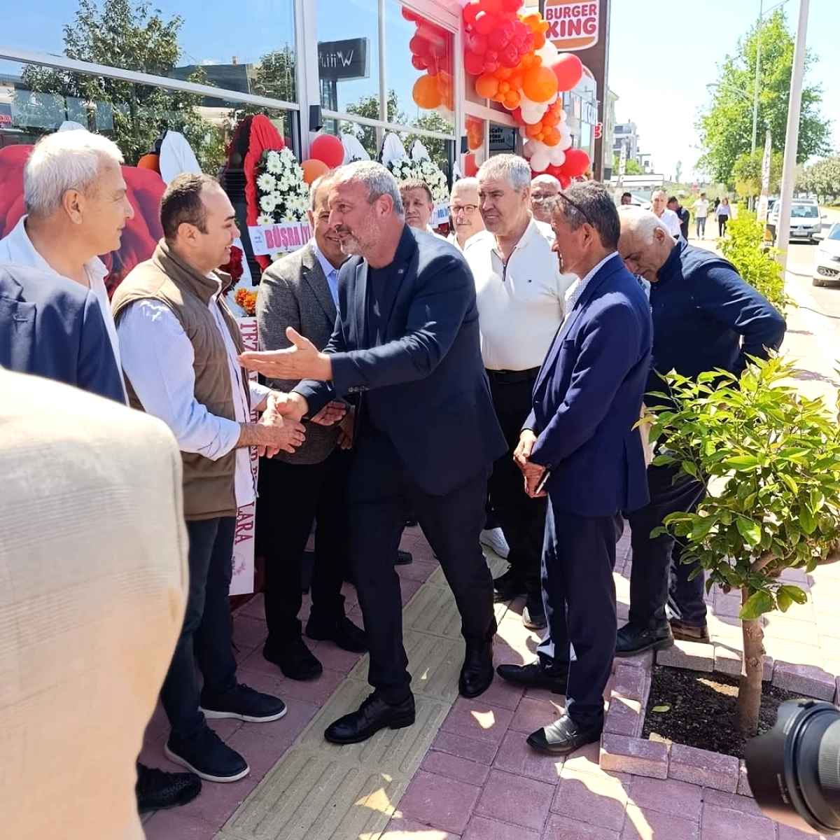 İYİ Parti'den Döşemealtı'nda Yeni Açılan Restorana Ziyaret