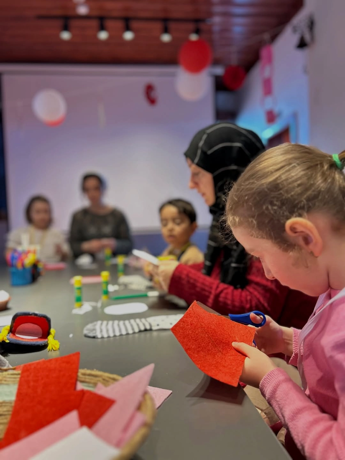 İzmit'te Çocuklar Drama ve Kukla Atölyelerinde Yaratıcılıklarını Konuşturdu