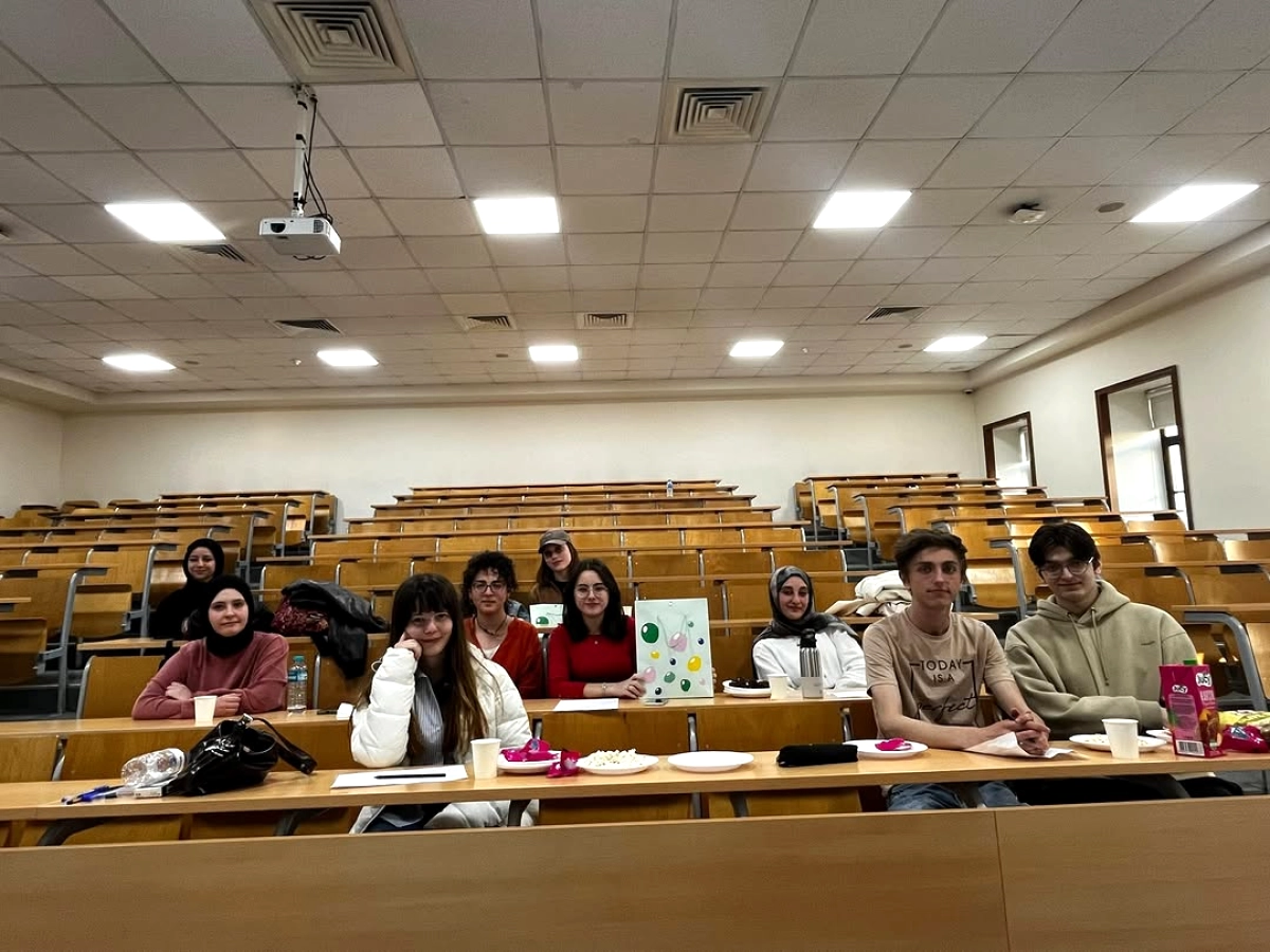 Bezmialem'de Öğrenciler Quiz ve Oyun Gecesinde Buluştu