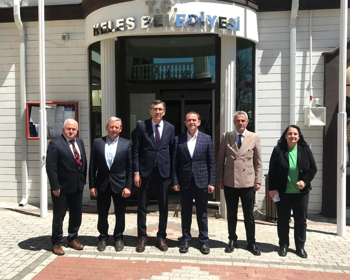 Keles'te Eğitim İş Birliği Görüşmesi: Belediye ve Milli Eğitim Yetkilileri Bir Araya Geldi