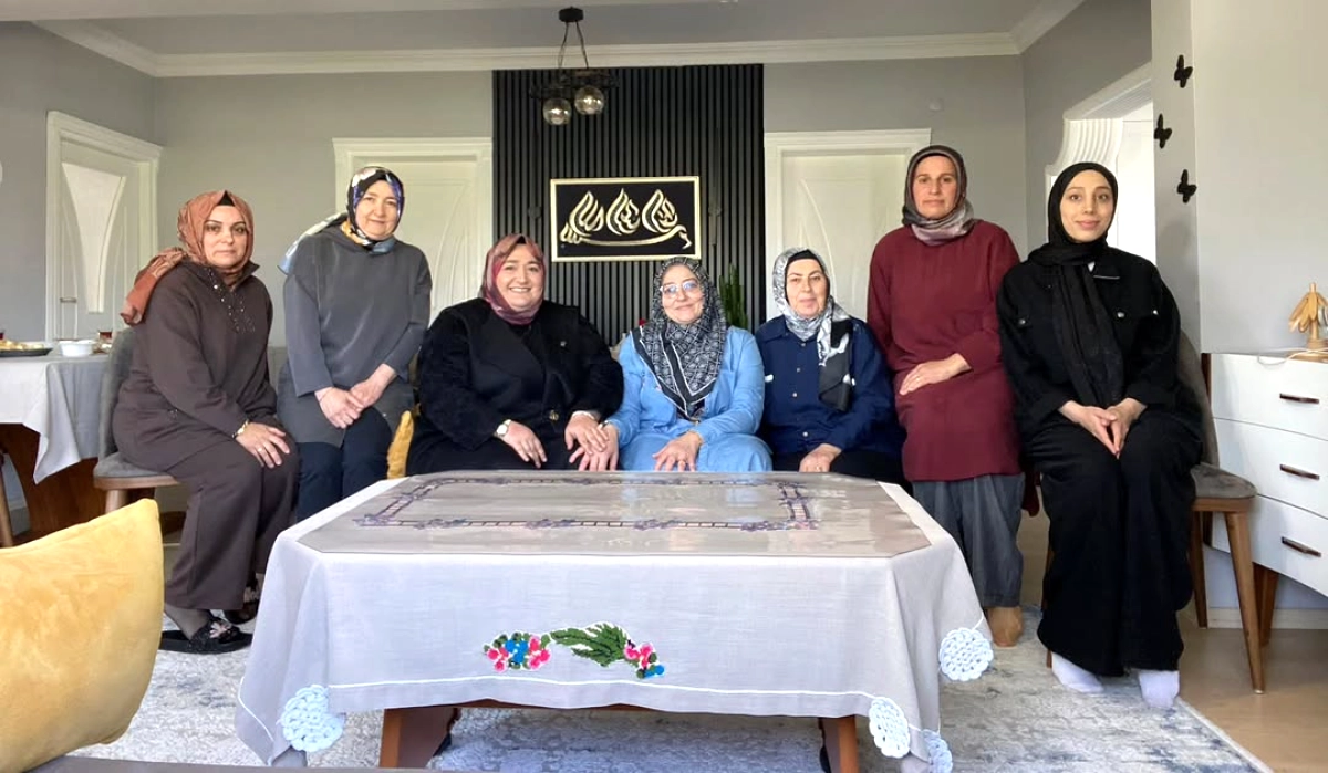 Şirinsulhiye Mahallesi'nde Gelenek: AK Parti'den Umre Dönüşü Ziyareti