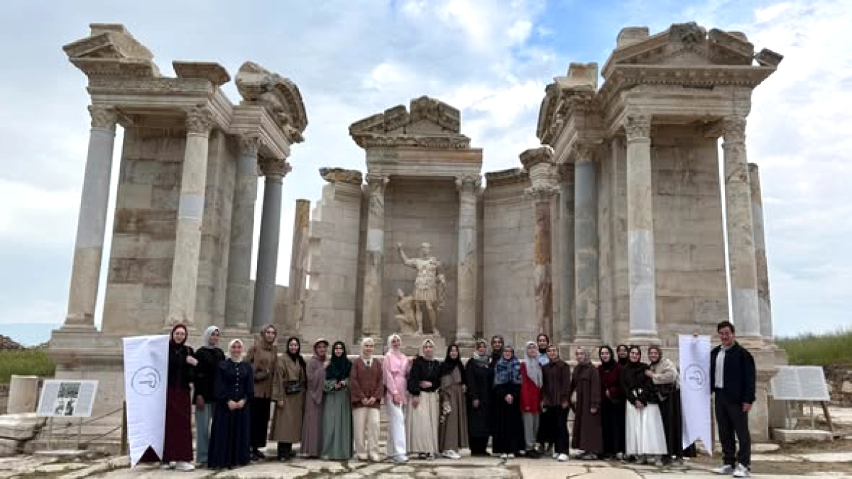 AHBVÜ İlahiyat Öğrencileri Denizli Kültür Gezisinde
