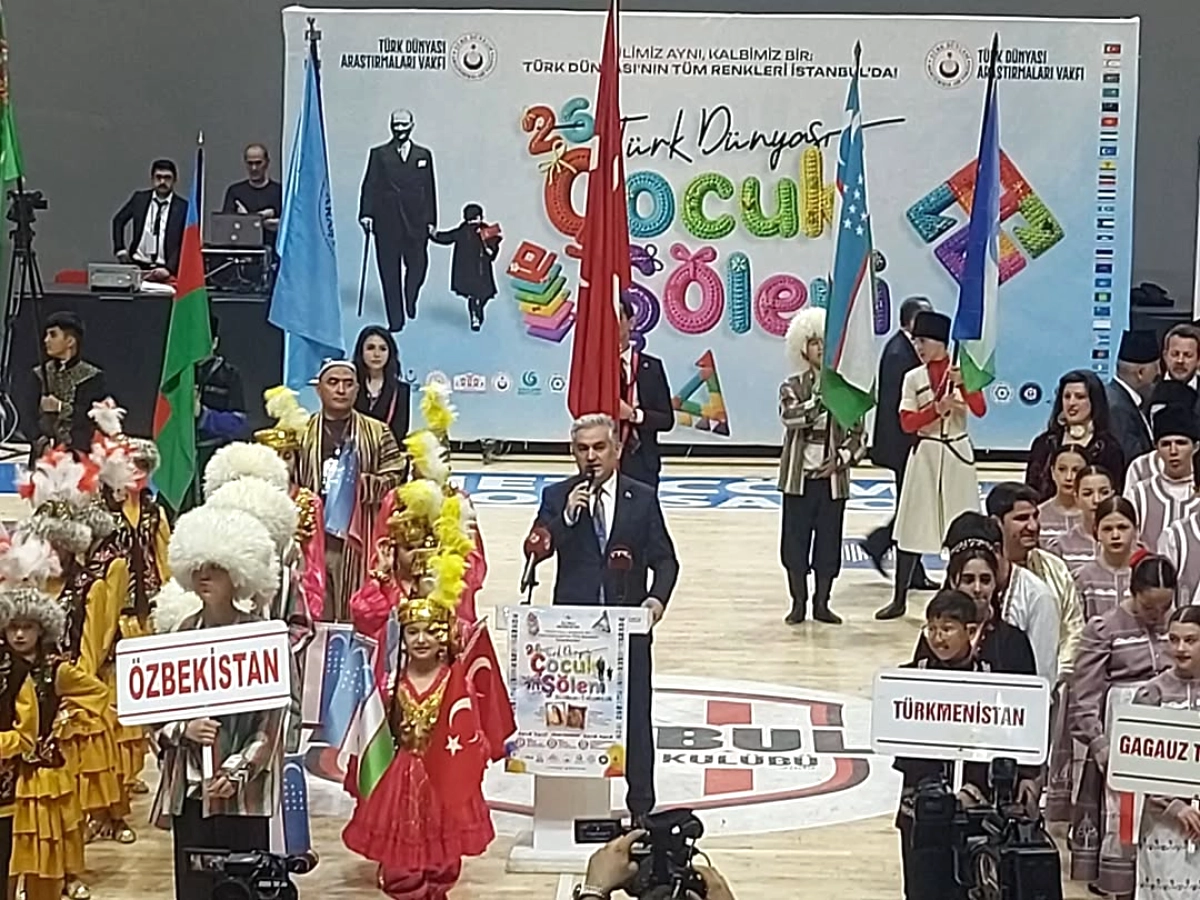 Bakırköy'de 26. Türk Dünyası Çocuk Şöleni Renkli Görüntülere Sahne Oldu