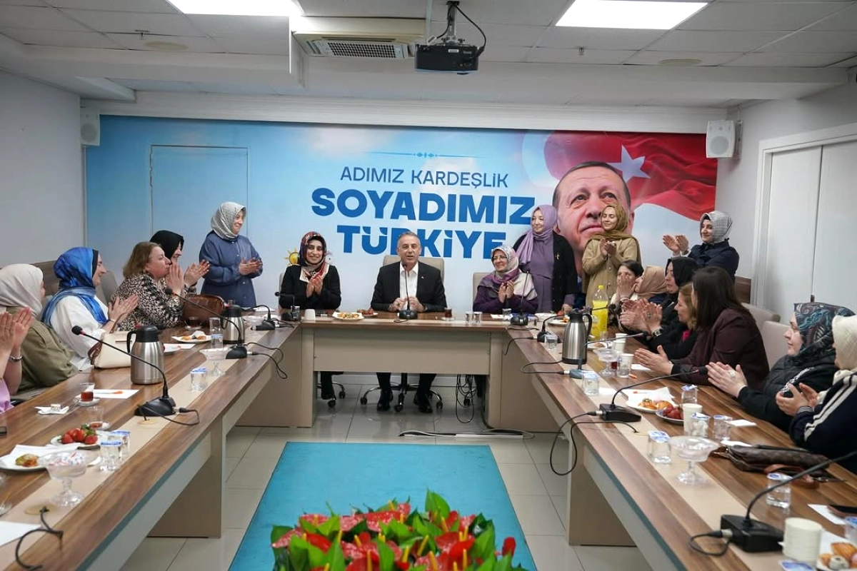 AK Parti Ümraniye Kadın Kolları Komşu Buluşması Düzenledi