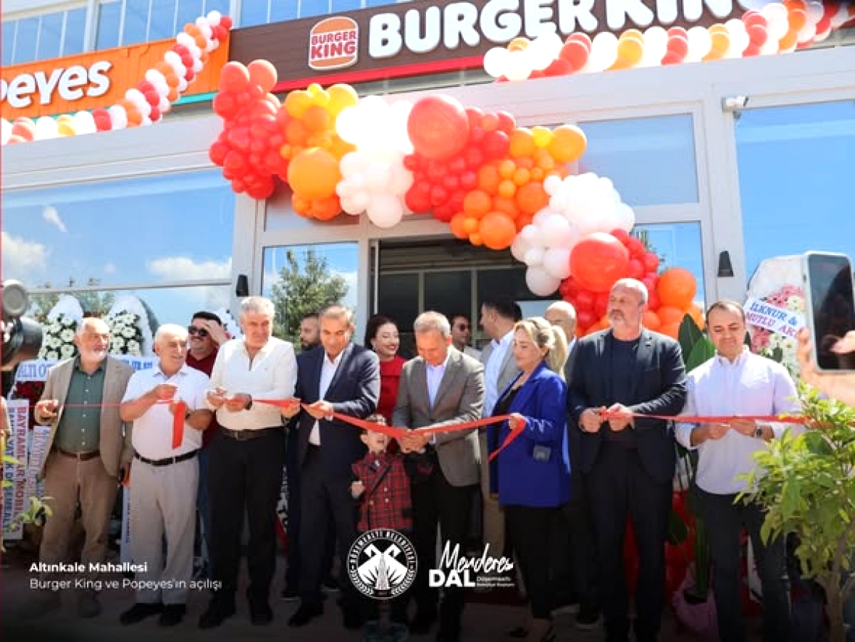 Antalya Döşemealtı'nda İki Fast-Food Zinciri Aynı Gün Açıldı