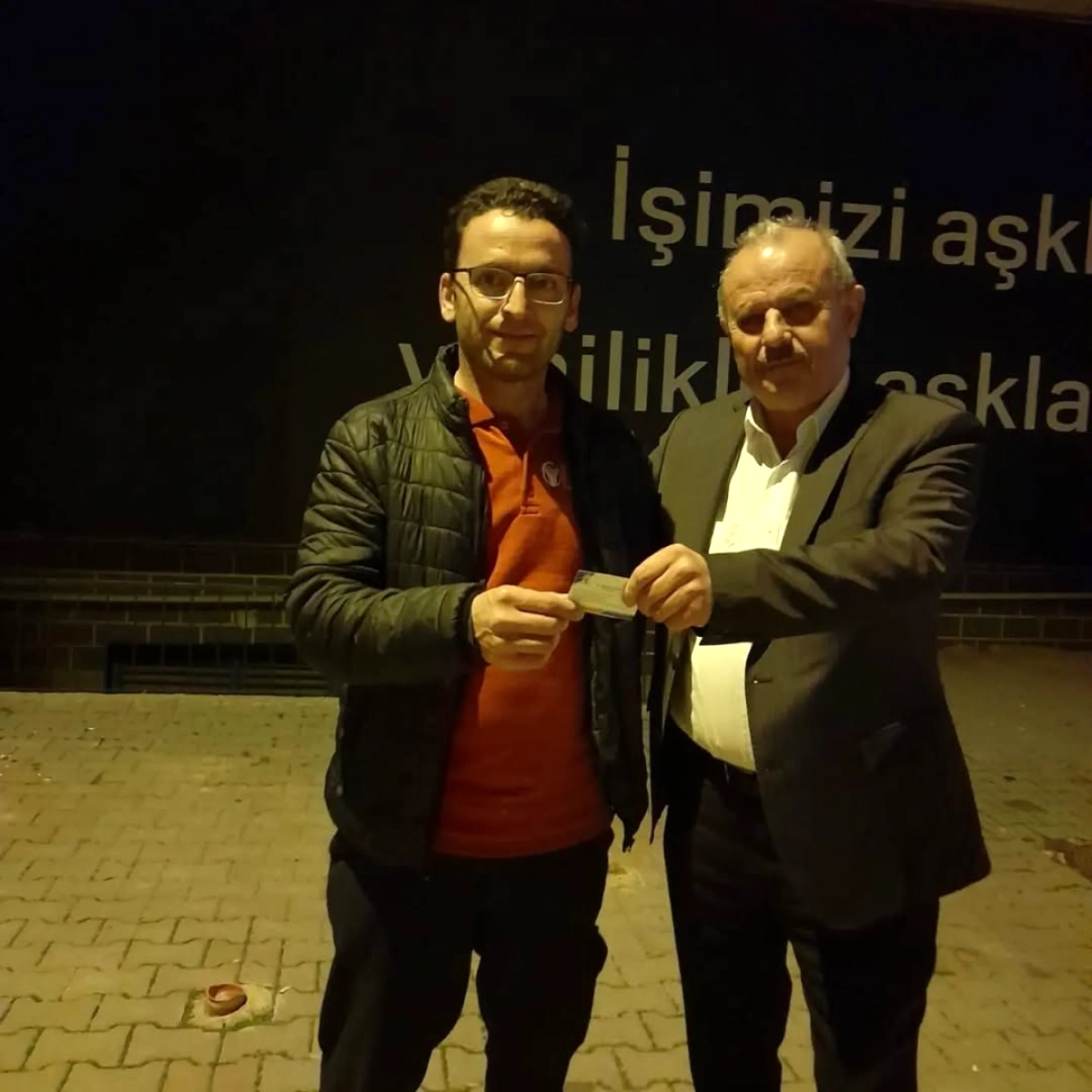 Sincan AK Parti'den Temsilcilere Kimlik Kartı Dağıtımı