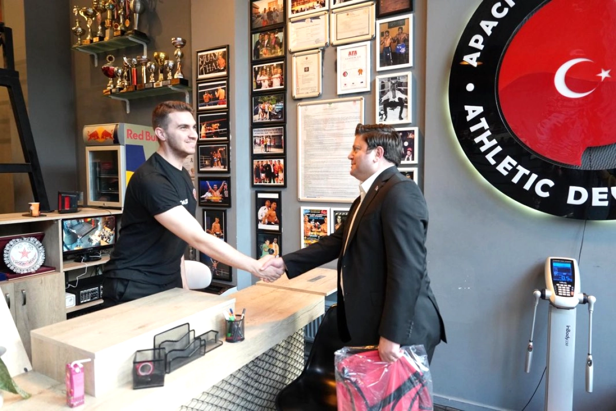 Kadıköy'de Afet Çantası Dağıtımı: Başkan Kösedağı Sahada