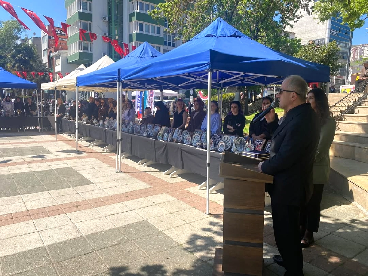 Orhangazi Kaymakamı Karamehmetoğlu'ndan ADEM Kermesine Destek