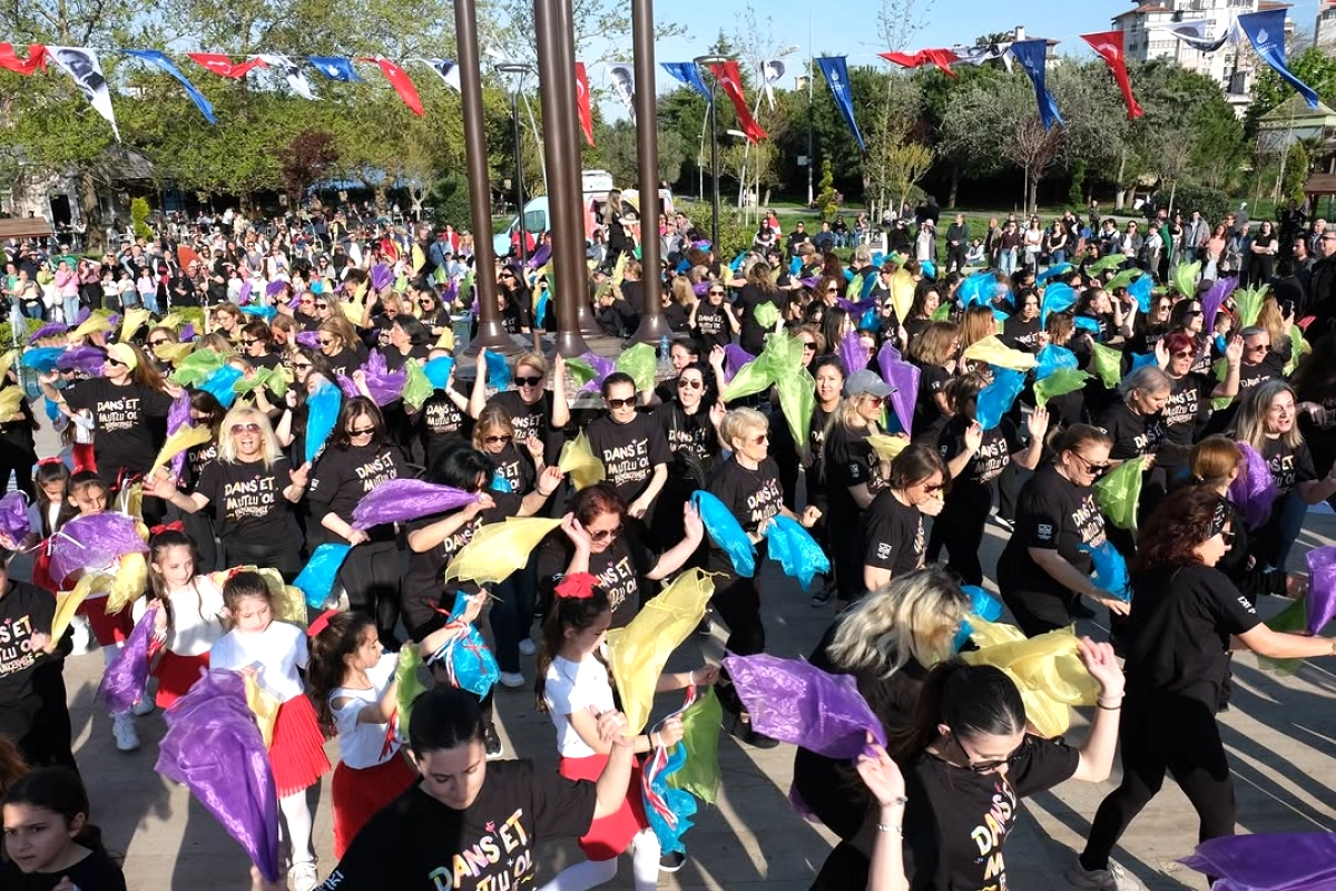 Büyükçekmece'de Dünya Dans Günü Coşkusu: Mimaroba Parkı Ritimle Doldu