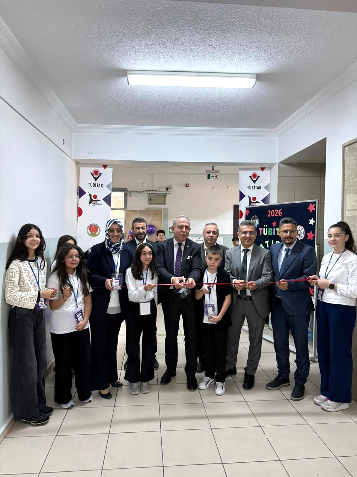 Yenimahalle'de Öğrencilerin Bilim Projeleri Sergilendi