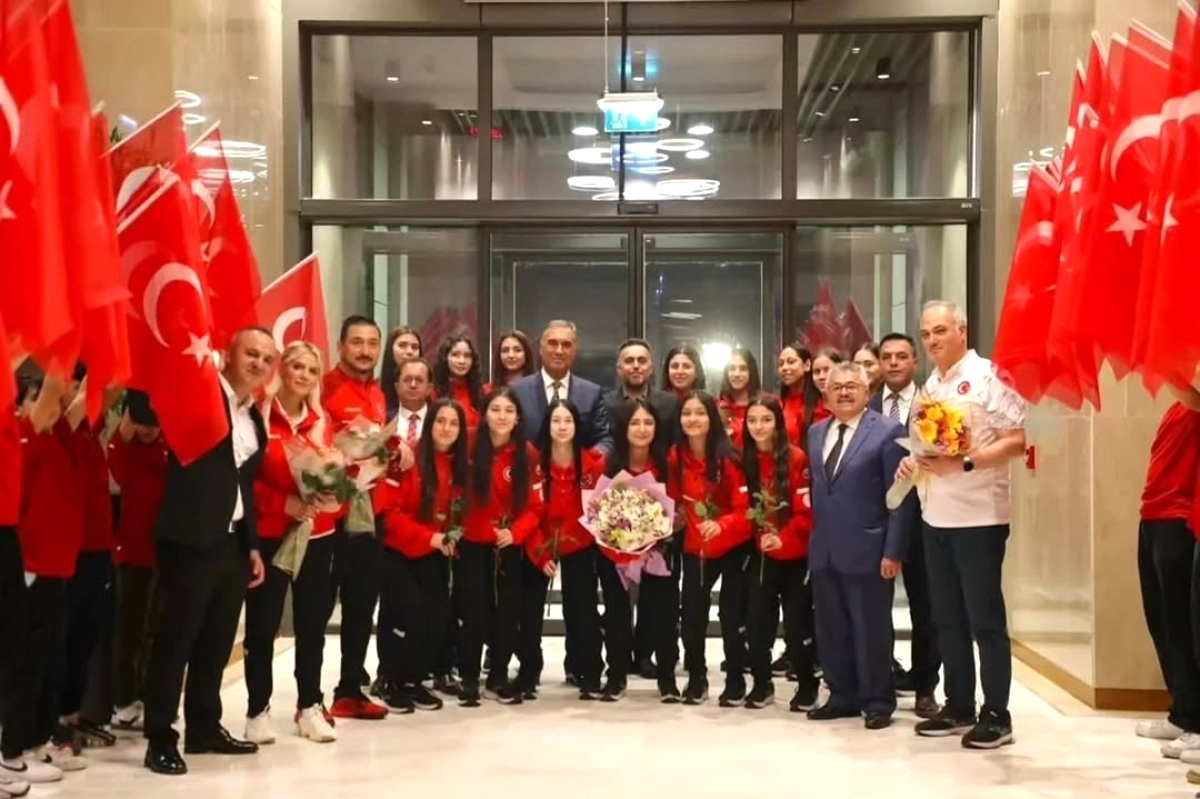 Antalya 75. Yıl Lisesi Dünya Üçüncüsü Oldu