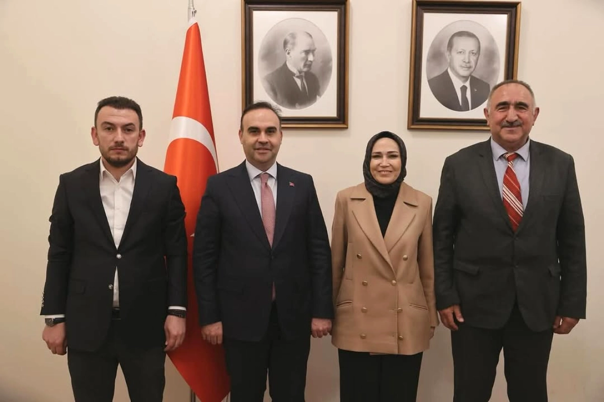 Ayaş AK Parti Heyeti'nden Sanayi ve Teknoloji Bakanı Kacır'a Ziyaret