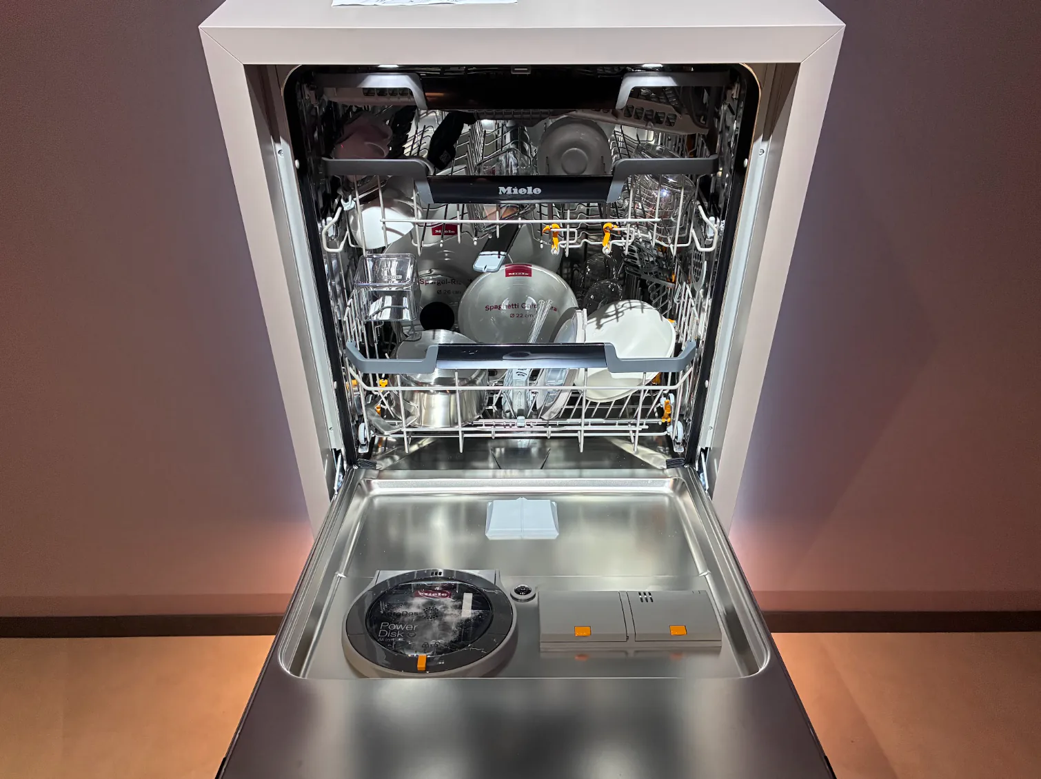Miele'den Dünya İlkı: İçeride Kamera ve Yapay Zekalı Bulaşık Makinesi IFA 2026'da Tanıtıldı Miele'den Dünya İlkı: İçeride Kamera ve Yapay Zekalı Bulaşık Makinesi IFA 2026'da Tanıtıldı