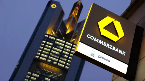 UniCredit'in Commerzbank Hamlesine Almanya'dan Sert Set