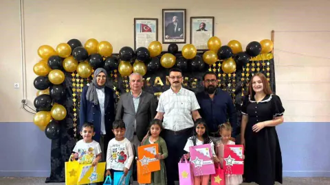 Emirdağ Tez İlkokulu'nda Karne Heyecanı: Kaymakam Akgül Öğrencilerle Buluştu